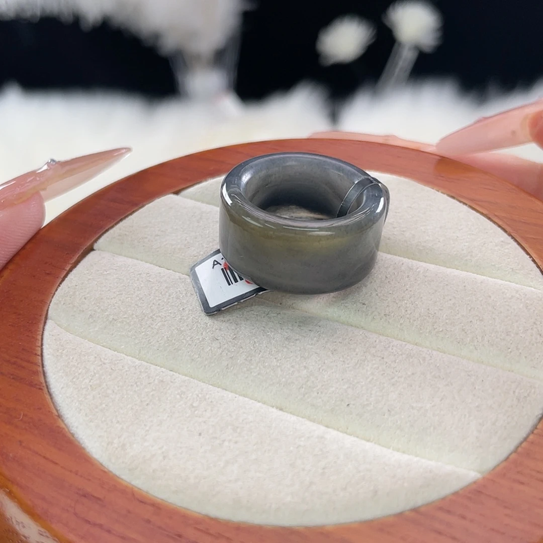 和田玉未镶嵌戒指l61。糖青花圆切。17.6。不退换