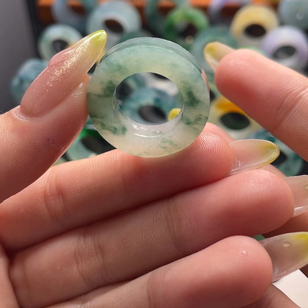 定制翡翠未镶嵌戒指