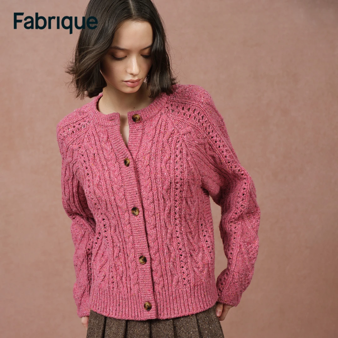 【Fabrique】 Celina 秋冬新品浆果粉绵羊毛粗棒针绞花法式针织开衫