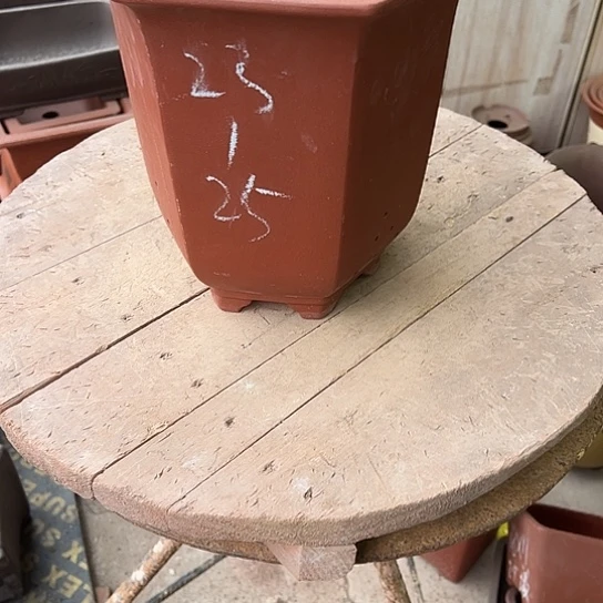 紫砂花盆透气黄色