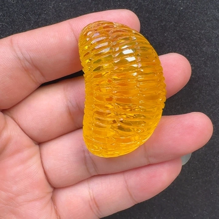 蜜蜡未镶嵌珠宝奇石