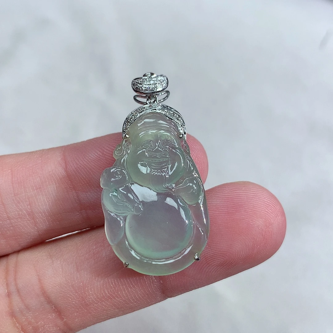 翡翠18K金镶嵌颈饰晴水财神爷