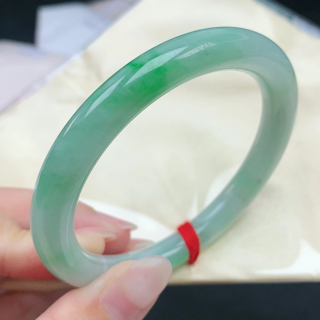 翡翠手镯未镶嵌57圆条270012