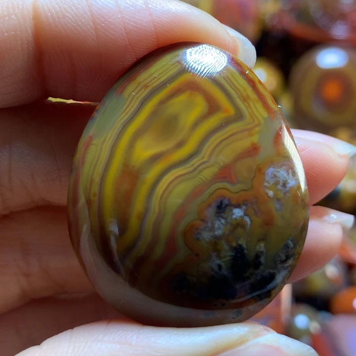 玛瑙/玉髓战国红吊坠未镶嵌