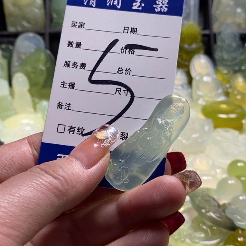 【闪购商品】蛇纹石玉颈饰合金尚****!