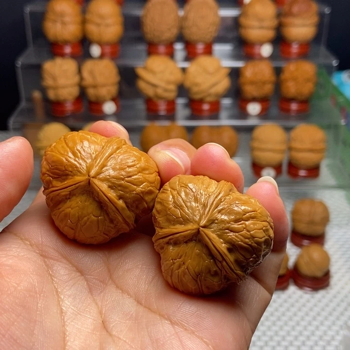 文玩核桃把件柿子饼三棱39