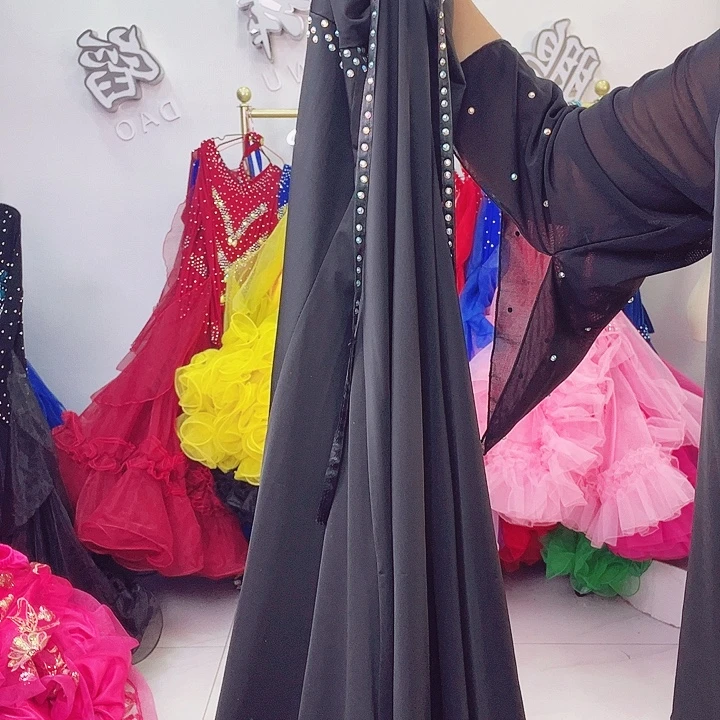 交谊舞的时候也会觉得自己好