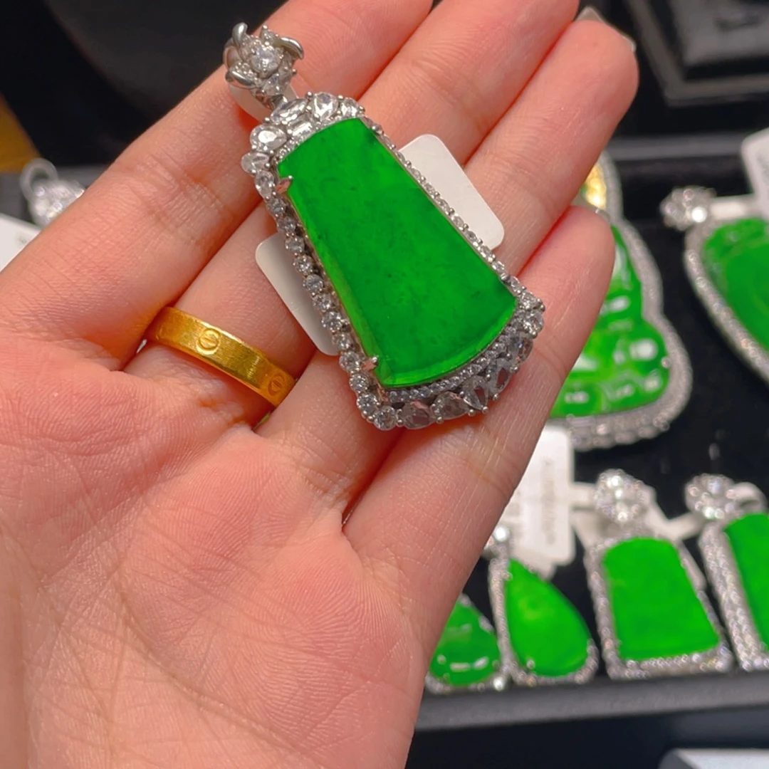 翡翠未镶嵌吊坠(不含链)