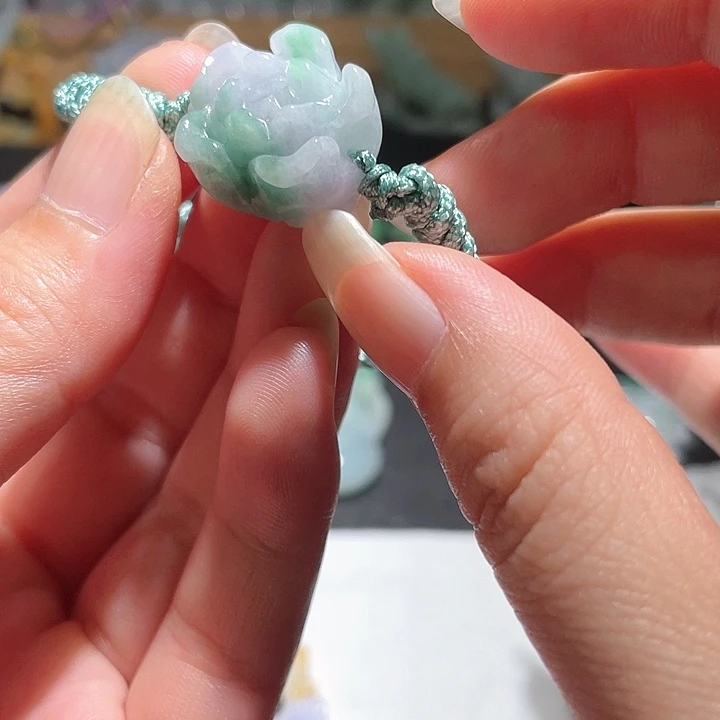 颈饰未镶嵌翡翠燕***梢天