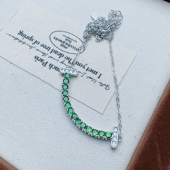 石榴石颈饰银S925镶嵌吊坠