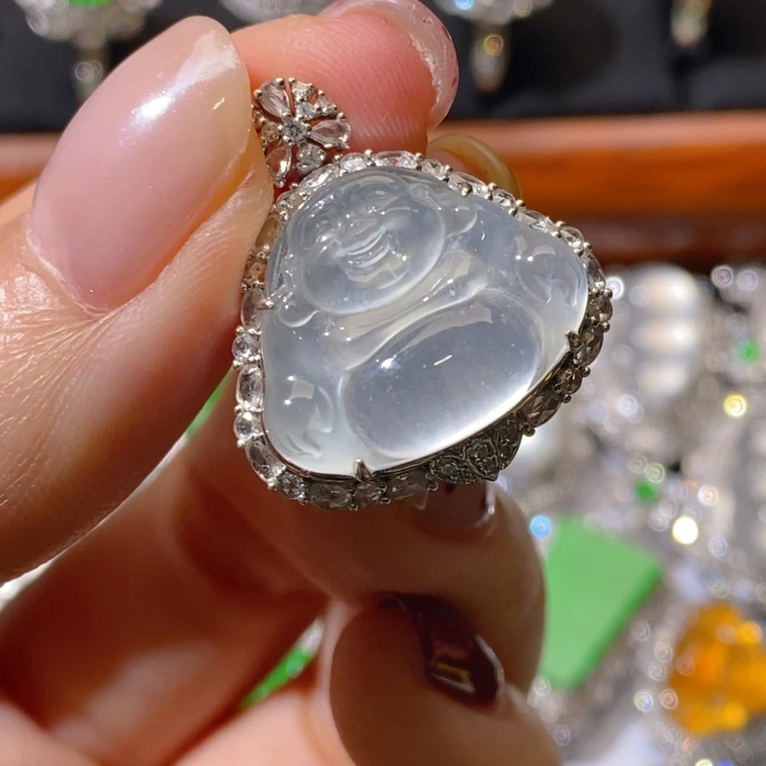 翡翠18K金镶嵌颈饰