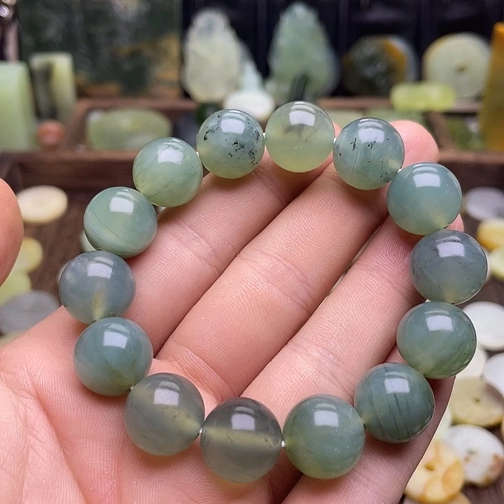 蛇纹石玉挂件未镶嵌