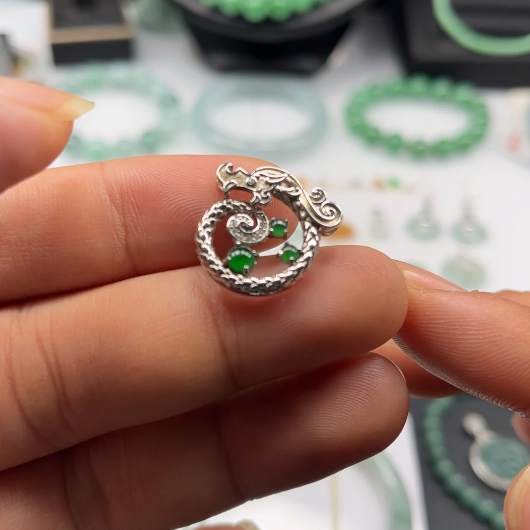 翡翠银S925镶嵌颈饰福利