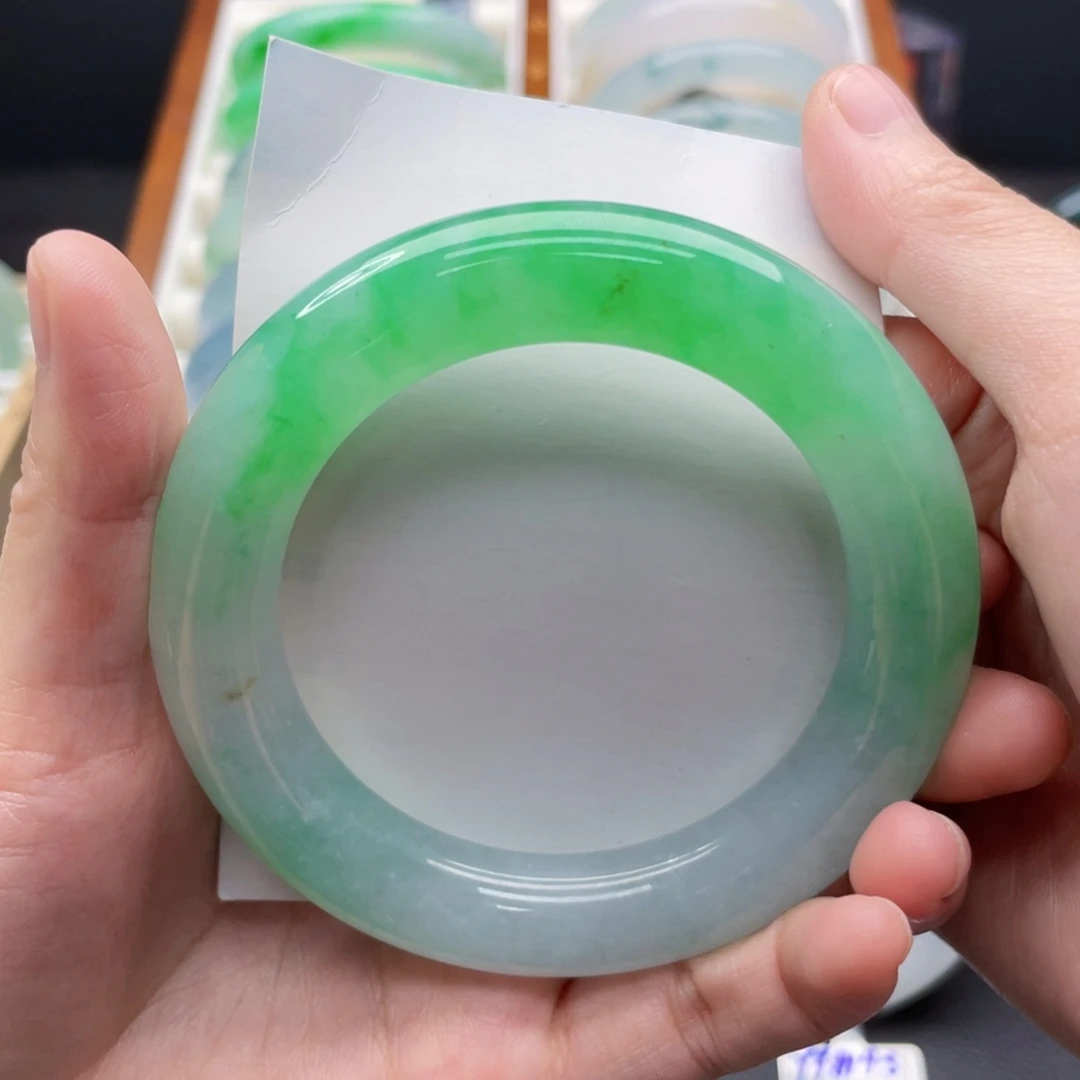 未镶嵌手镯翡翠55.5胖绿
