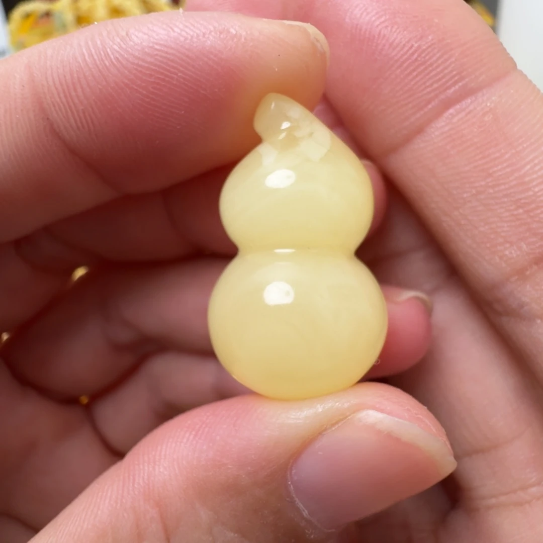 蜜蜡未镶嵌珠宝奇石超过七天不退