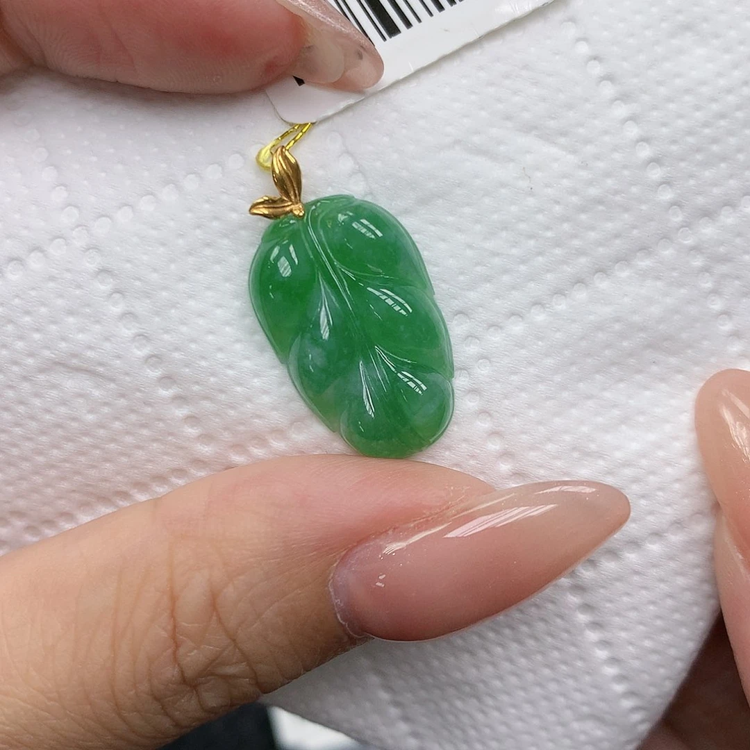 颈饰18K金镶嵌翡翠
