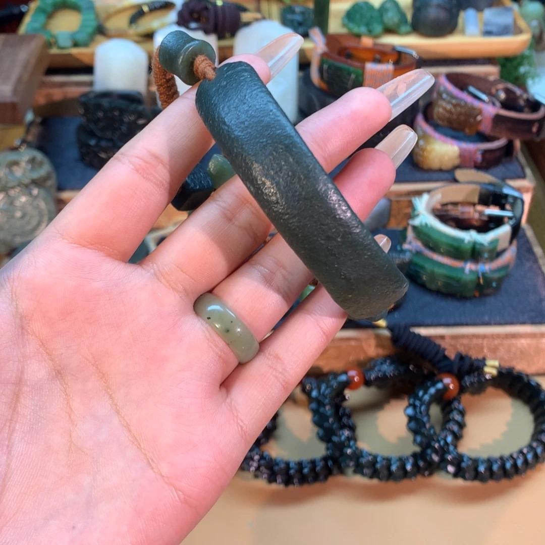 和田玉（糖玉）未镶嵌挂件