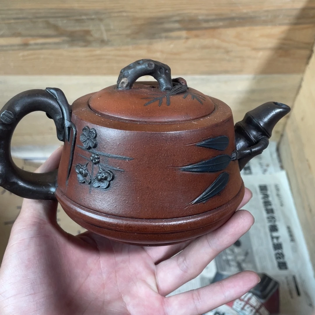 茶壶紫砂老厂紫砂壶一件。