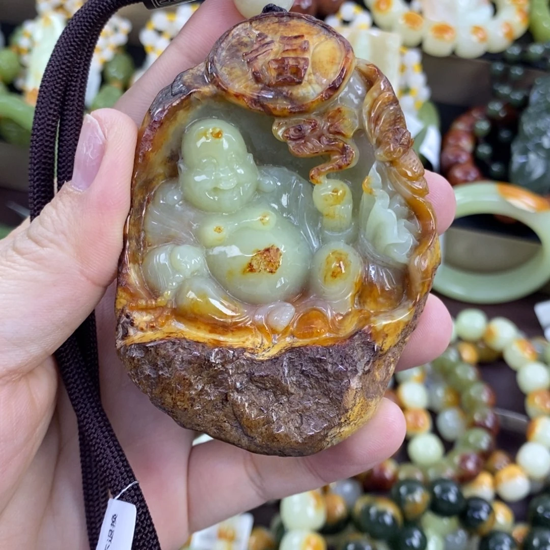 透闪石质玉未镶嵌把件