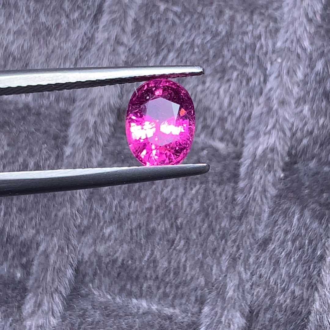 未镶嵌碧玺裸石1.4 Ci卢比莱