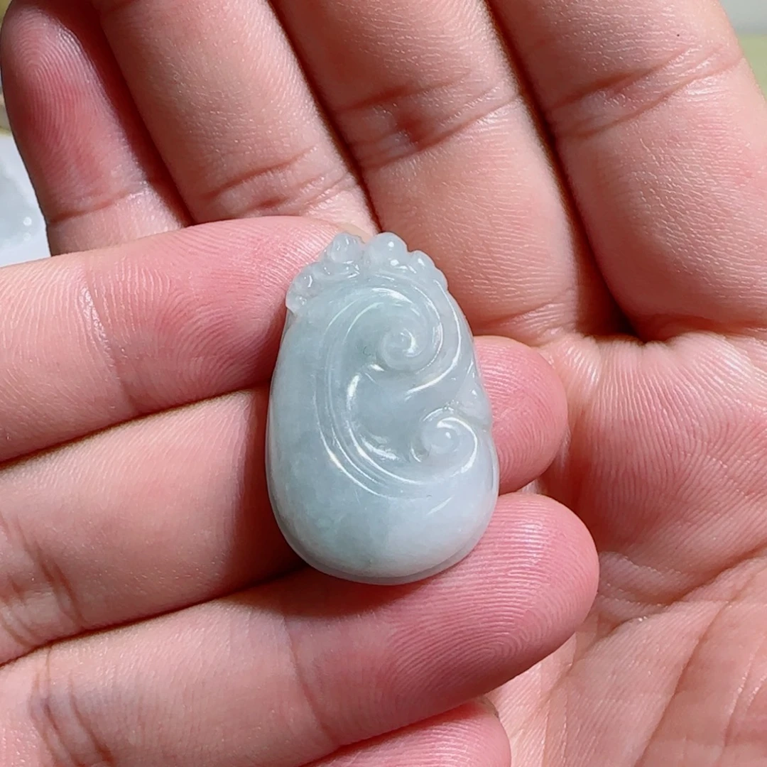 颈饰未镶嵌翡翠如意