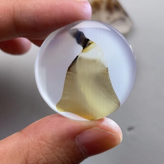 玛瑙/玉髓颈饰未镶嵌冬***草