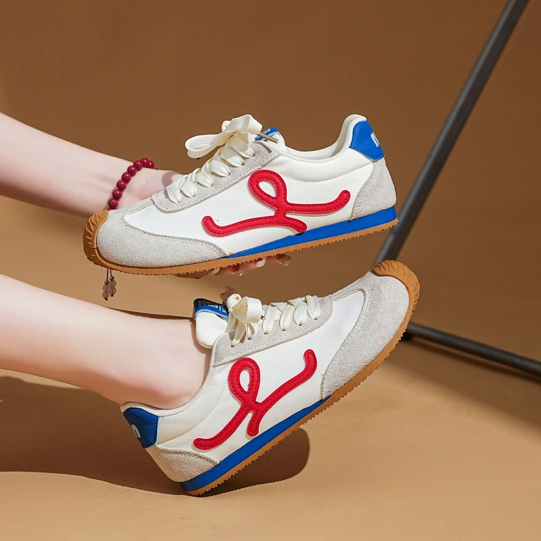 德训鞋2025春季新款小众时髦轻便平底百搭复古爆款阿甘休闲鞋女鞋