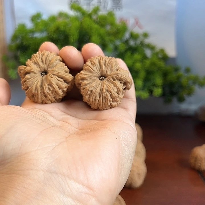 k****0涿鹿南疆石文玩核桃