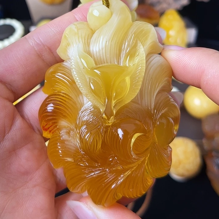 琥珀未镶嵌珠宝奇石