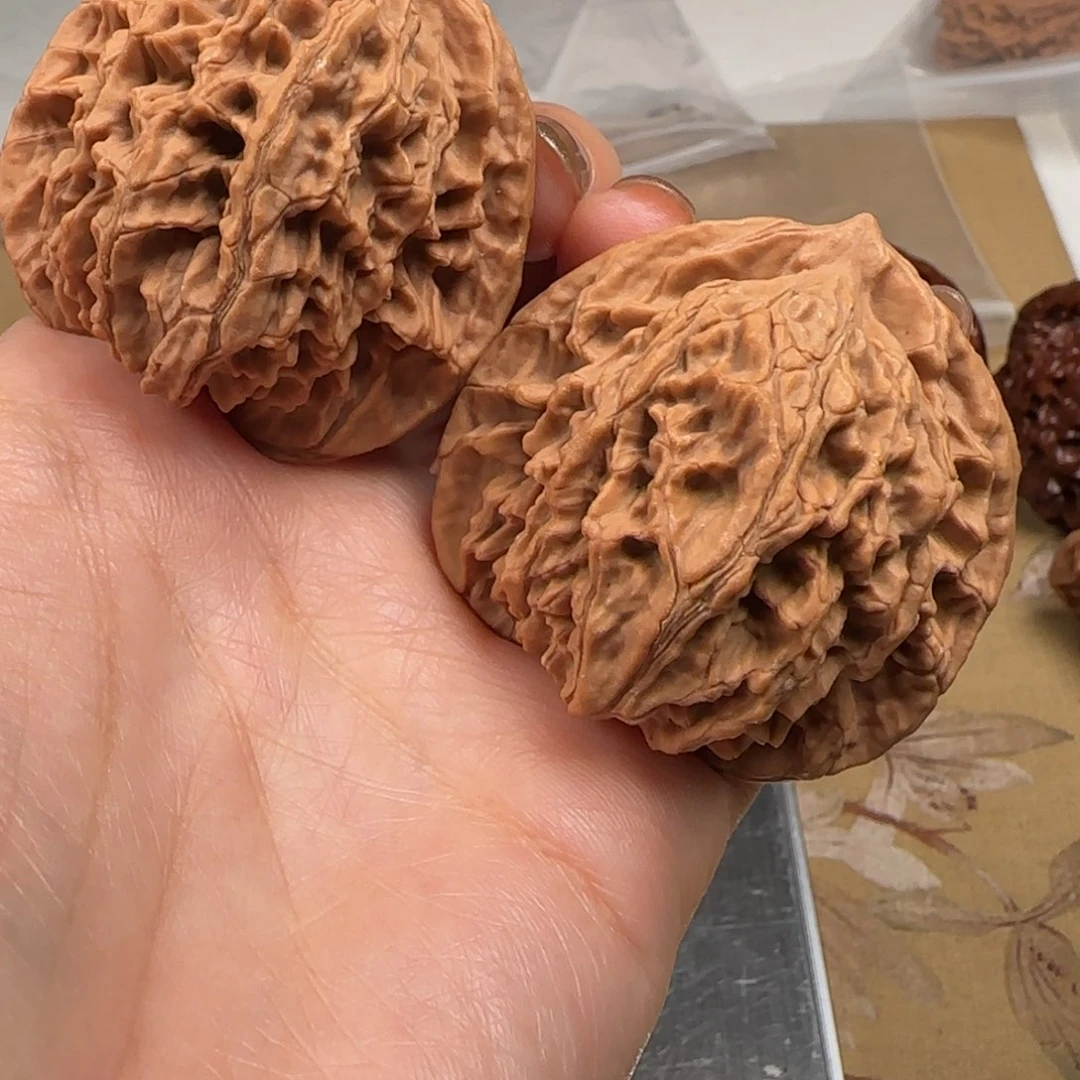 文玩核桃吊坠龙****膜山地秦皇帽45-19