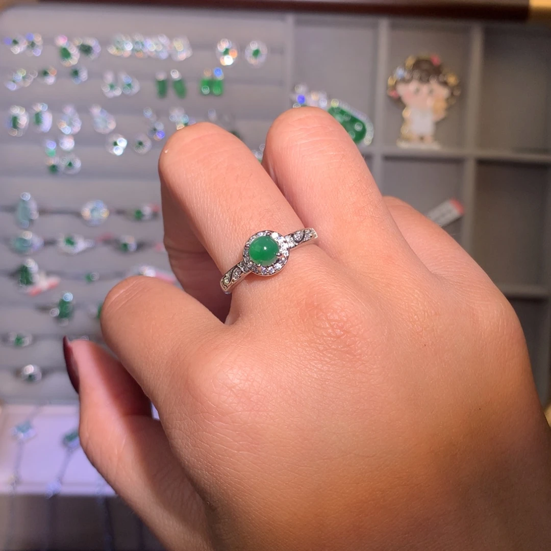 翡翠未镶嵌戒指戒指