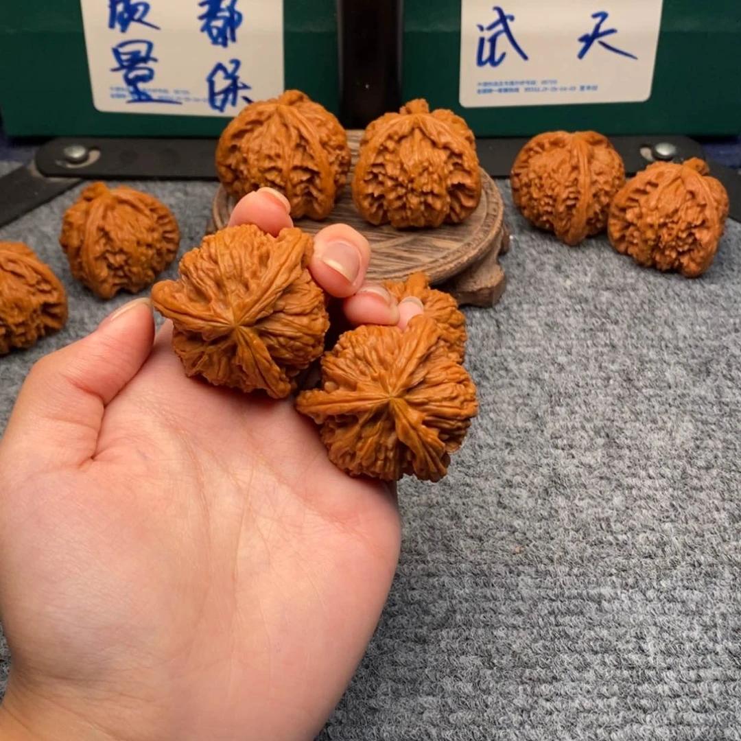 【闪购商品】吊坠文玩核桃哈