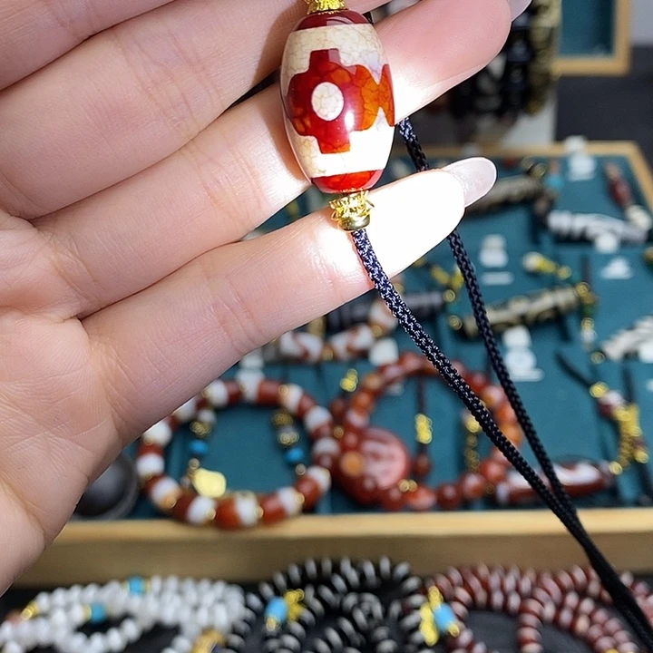 玛瑙/玉髓合金颈饰