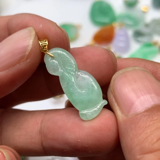 翡翠颈饰未镶嵌翡翠