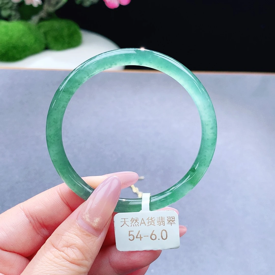 未镶嵌手镯（圆镯）翡翠