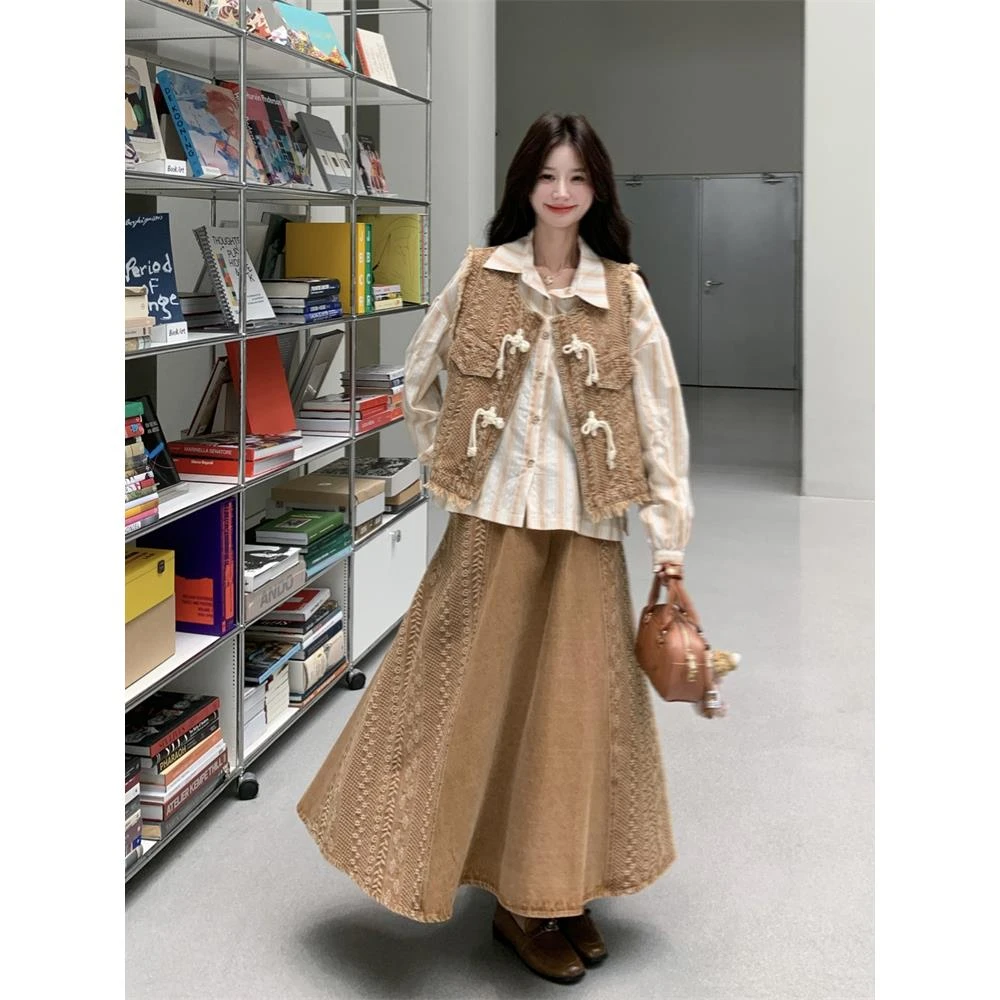 新中式国风马甲条纹衬衫半身裙套装女春秋减龄超火ootd穿搭三件套