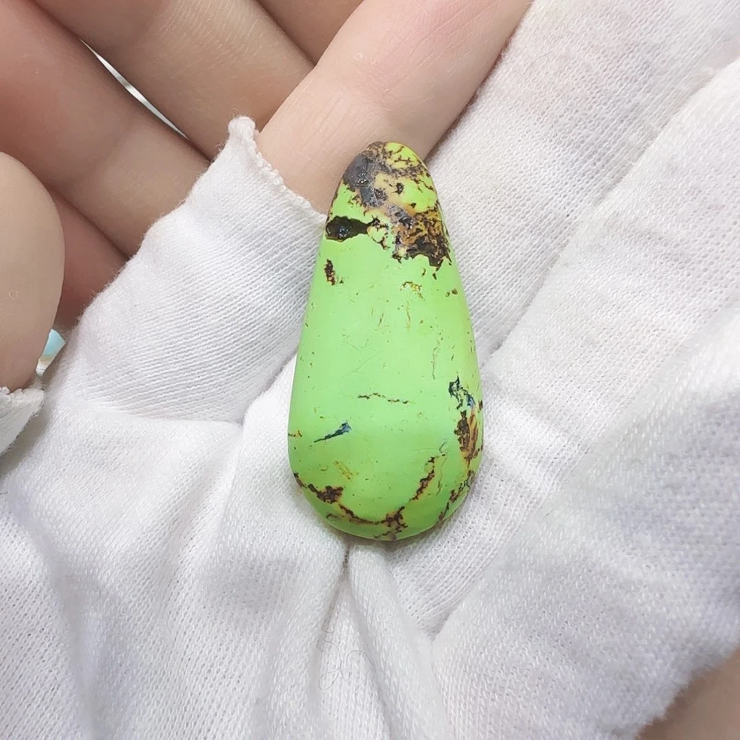 绿松石未镶嵌原矿绿松石