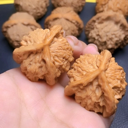 文玩核桃盘山三棱