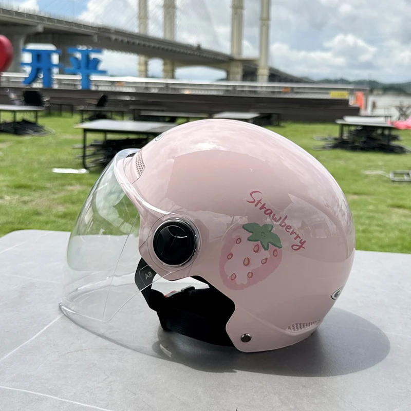 头盔女款3c认证新国标电动摩托车四季男女成人夏季防晒透气半盔