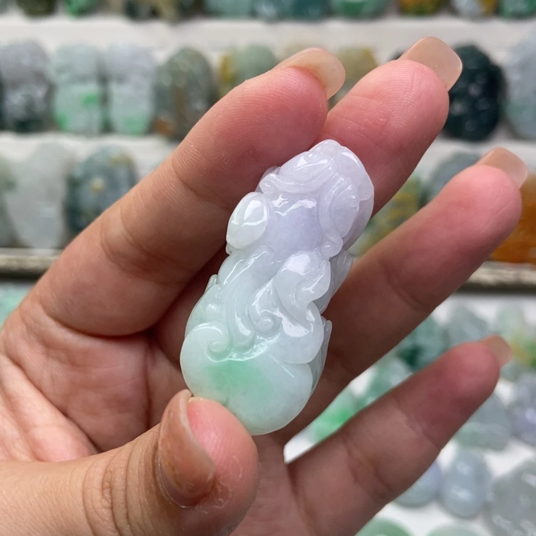 翡翠未镶嵌吊坠(赠链)
