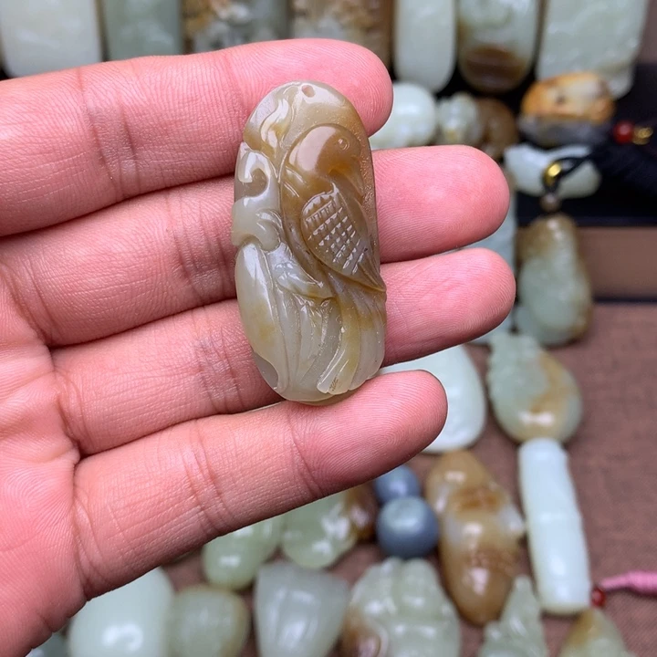 和田玉（糖玉）未镶嵌颈饰