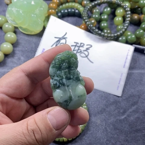 未镶嵌蛇纹石玉手链