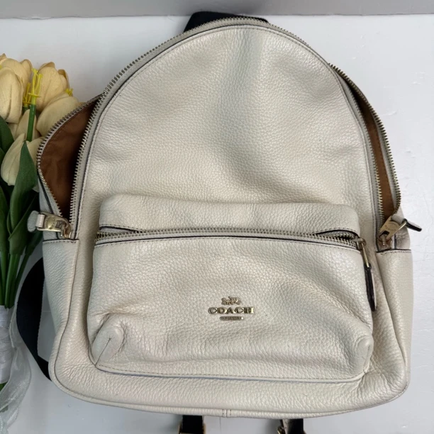 95新 COACH/蔻驰 95新蔻驰白色小号双肩包