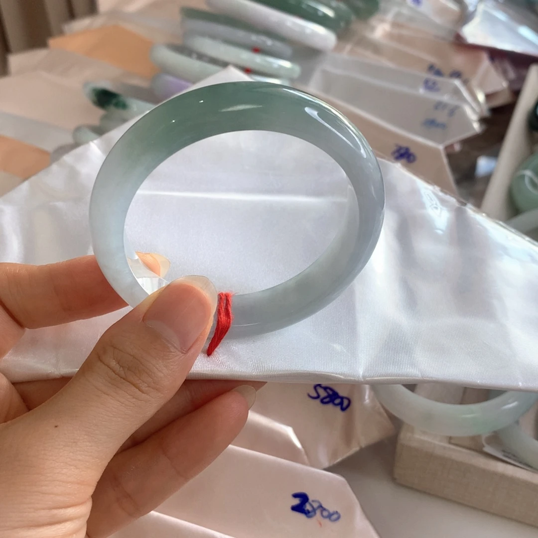 始***一翡翠手镯未镶嵌浅油半山水55