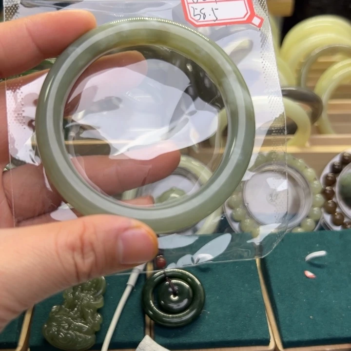 和田玉手镯未镶嵌58.5圈围0211