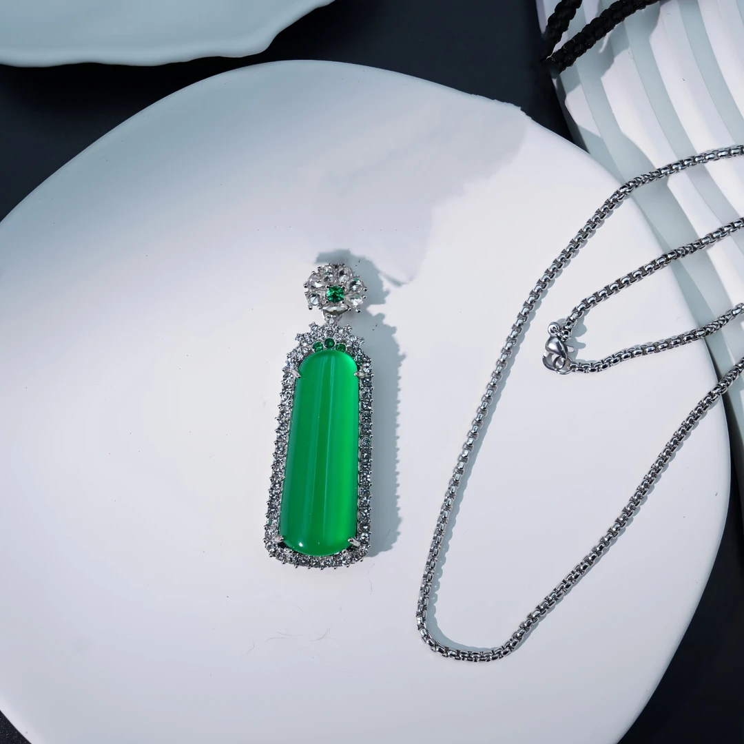 国风无事牌绿色高定设计款项链吊坠ZD0031