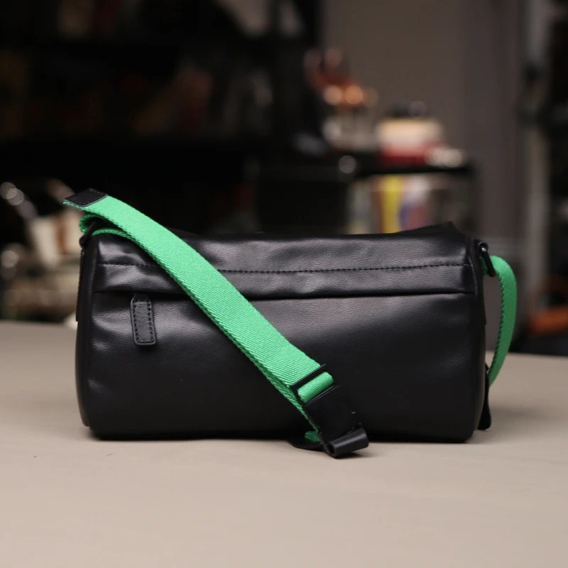 INGAIR硬野2025夏季新款多巴胺小包斜挎包波士顿桶包真皮28*14*11