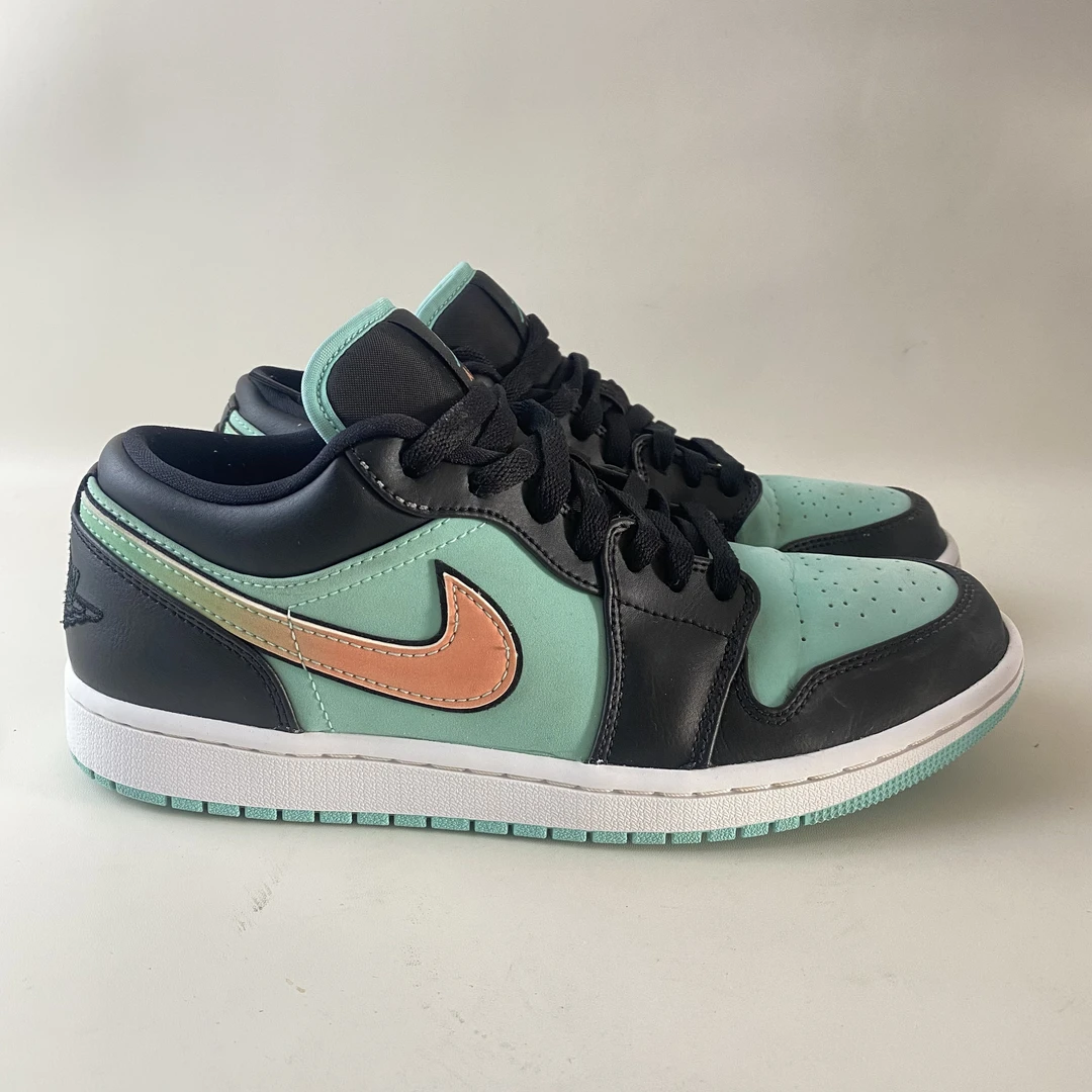 95新 maje 42码 aj1黑蒂芙尼 编码6829 二手不退换