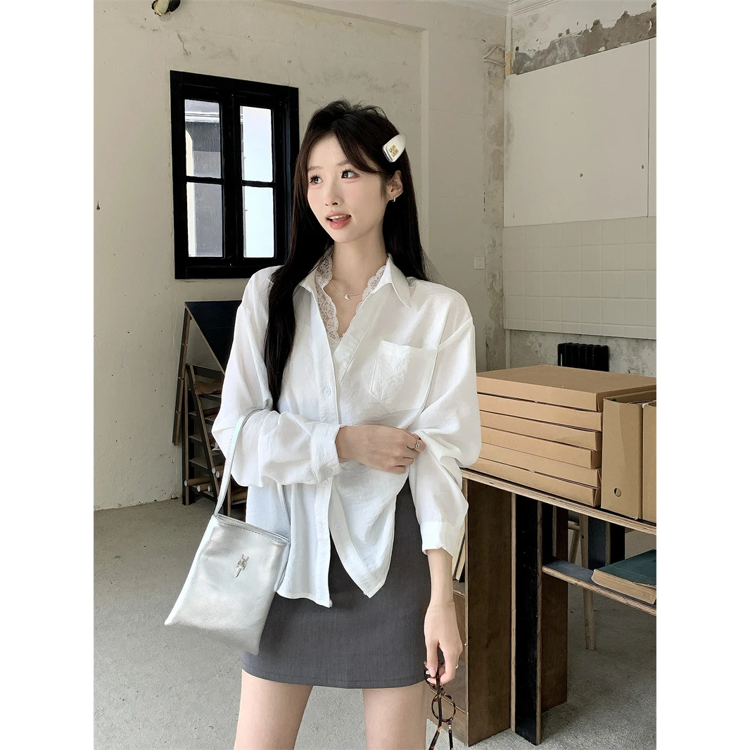 2025秋季新款法式设计感翻领宽松拼接蕾丝假两件长袖衬衫衬衣女装