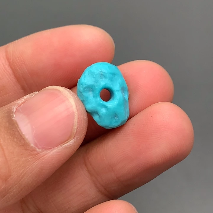 绿松石颈饰未镶嵌